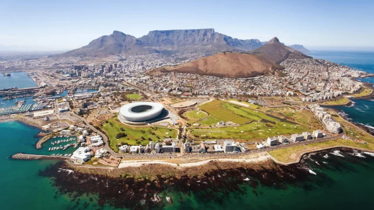 South Africa Essentials: Cape Town & Safari