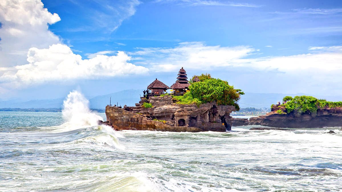 Culture & Spirituality in Bali: Discover the Island’s Sacred Temples, Timeless Traditions & Living Heritage