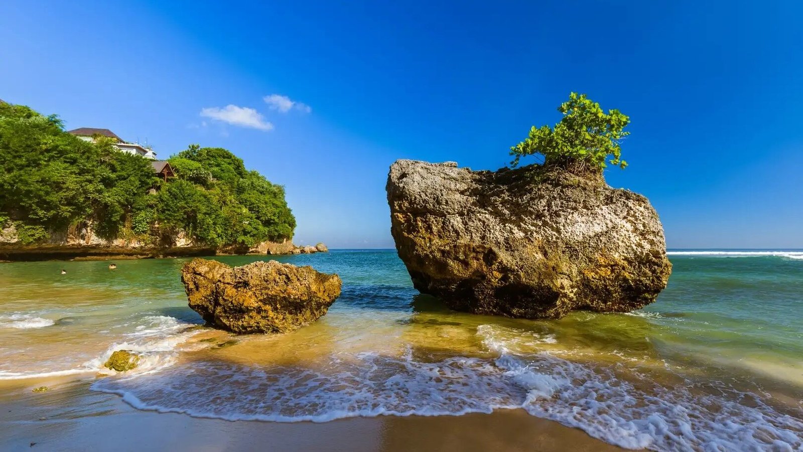 Uluwatu, South Bali: Discover Dramatic Cliffs, Beautiful Beaches & Stunning Sunsets